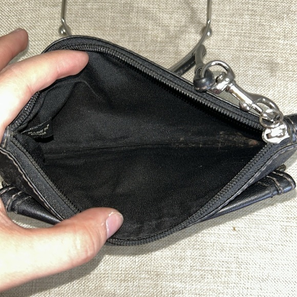 Coach Single Strap Zip Top Pocket Front Wristlet Handbag Black Leather - Picture 3 of 3